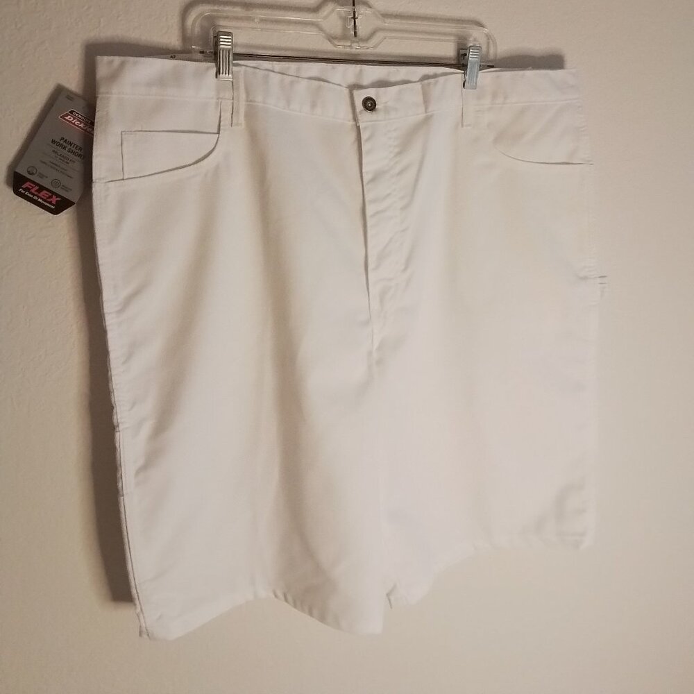 MEN'S DICKIES CARGO PAINTER WORK SHORTS. WHITE. RELAXED FIT. SIZE 42. NEW.